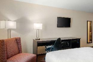 Room #359445805 at Econo Lodge Inn & Suites