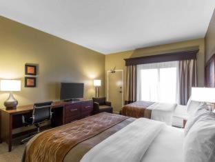 Room #48943212 at Tollgate Inn
