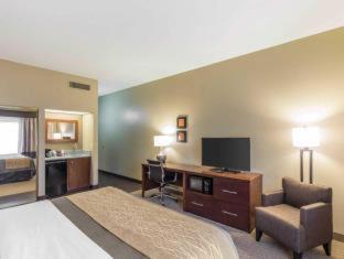 Room #48943212 at Tollgate Inn