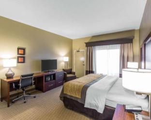 Room #48943212 at Tollgate Inn