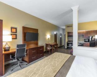 Room #48943215 at Tollgate Inn