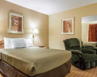 Room #32716118 at Econo Lodge Massena Hwy 37