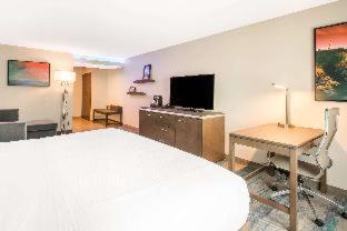 Room #2265928 at The Cove Hotel, Long Beach