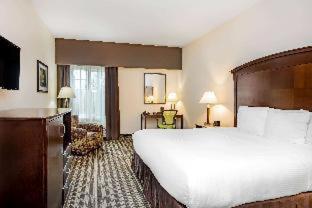 Room #28592110 at La Quinta Inn & Suites by Wyndham Fowler