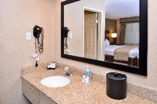 Room #4842419 at Best Western Oxnard Inn