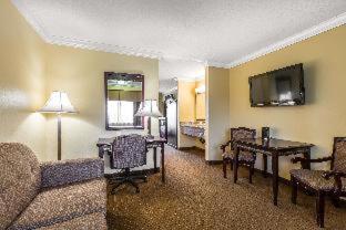 Room #5733315 at Quality Inn & Suites Bell Gardens - Los Angeles