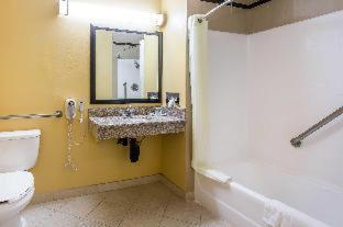 Room #5733317 at Quality Inn & Suites Bell Gardens - Los Angeles