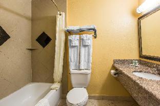 Room #5733319 at Quality Inn & Suites Bell Gardens - Los Angeles