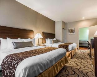 Room #26155411 at Comfort Inn & Suites Orange County John Wayne Airport