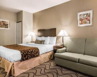 Room #26155412 at Comfort Inn & Suites Orange County John Wayne Airport