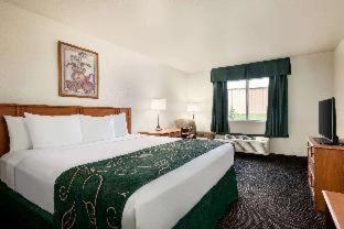 Room #290141806 at Travelodge by Wyndham Clinton Valley West Court