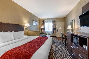 Room #26155416 at Comfort Inn & Suites Orange County John Wayne Airport