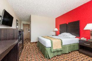 Room #44223612 at Days Inn by Wyndham Muncie -Ball State University