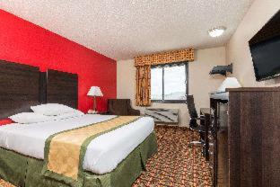 Room #44223612 at Days Inn by Wyndham Muncie -Ball State University