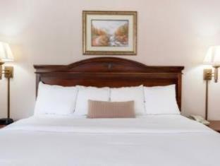 Room #109342118 at Pottsville Inn