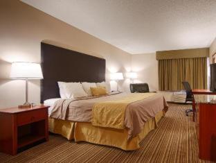 Room #73296211 at Best Western Park Oasis Inn
