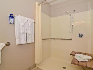 Room #73296212 at Best Western Park Oasis Inn