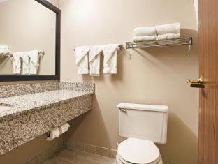 Room #73296214 at Best Western Park Oasis Inn