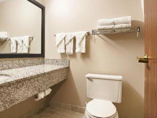 Room #73296215 at Best Western Park Oasis Inn