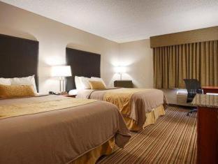 Room #73296215 at Best Western Park Oasis Inn