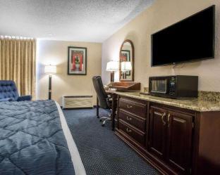 Room #24654507 at Quality Inn Schaumburg - Chicago near the Mall