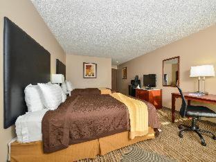 Room #73296217 at Best Western Park Oasis Inn