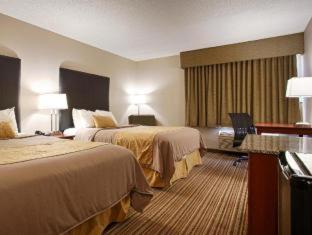 Room #73296217 at Best Western Park Oasis Inn