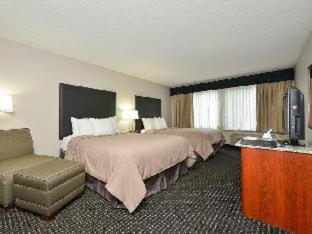 Room #73296217 at Best Western Park Oasis Inn