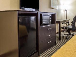 Room #62209608 at Quality Inn Mount Vernon, IL