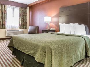 Room #62209608 at Quality Inn Mount Vernon, IL