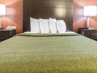 Room #62209607 at Quality Inn Mount Vernon, IL