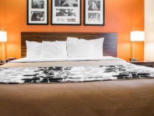 Room #49236007 at Quality Inn Bridgeport - Clarksburg