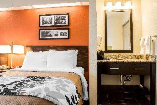 Room #49236008 at Quality Inn Bridgeport - Clarksburg