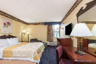 Room #34033646 at Days Inn & Suites by Wyndham Youngstown / Girard Ohio