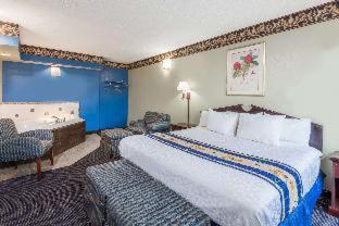 Room #34033625 at Days Inn & Suites by Wyndham Youngstown / Girard Ohio