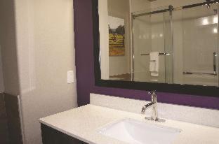 Room #46625817 at La Quinta Inn & Suites by Wyndham Pharr North McAllen