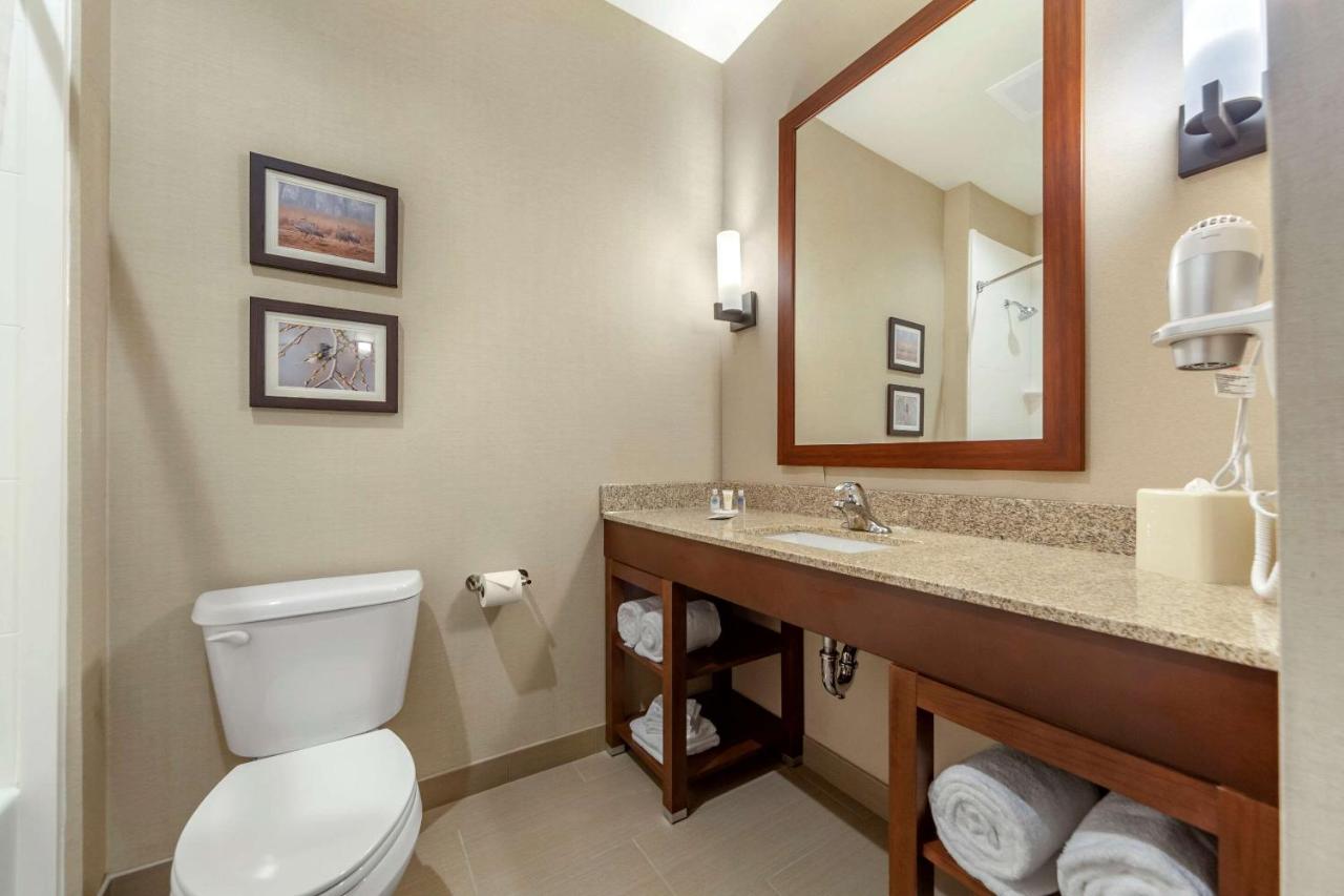  | Comfort Suites Grand Island