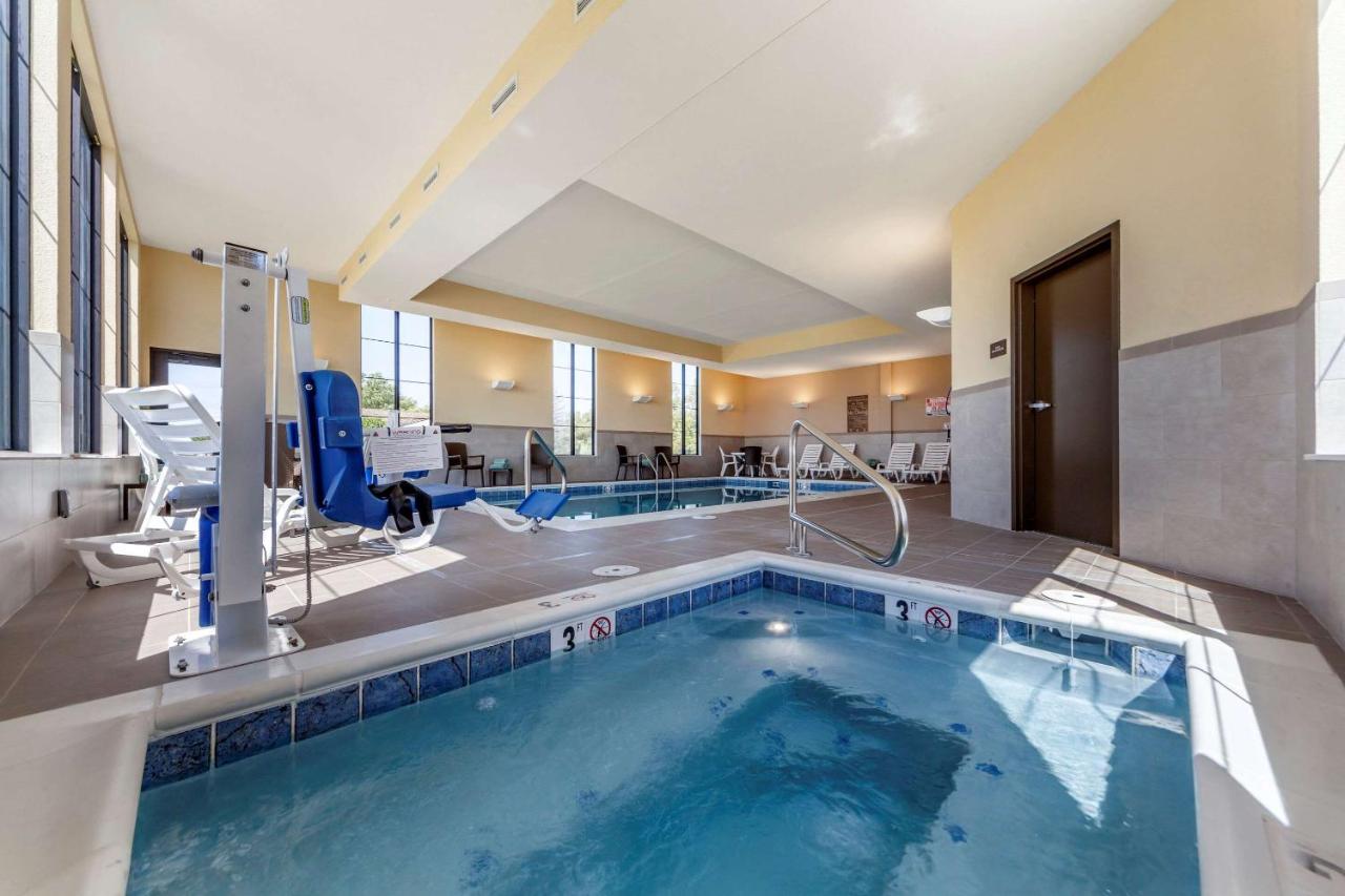  | Comfort Suites Grand Island