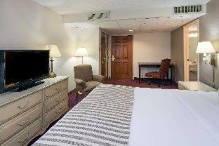 Room #34397524 at The Hotel Ojibway, Trademark Collection by Wyndham