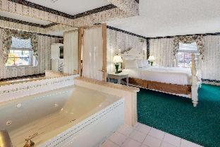 Room #34397525 at The Hotel Ojibway, Trademark Collection by Wyndham