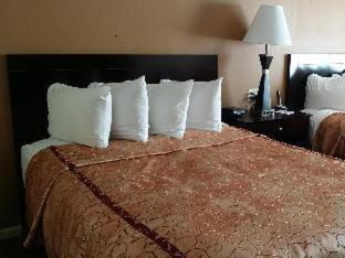 Room #33280113 at Best Western Oakbrook Inn