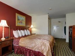 Room #33280114 at Best Western Oakbrook Inn