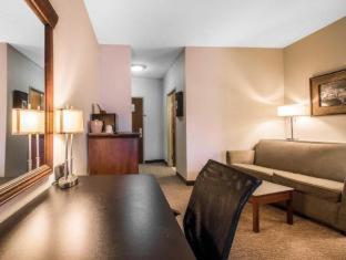 Room #27632604 at Spark by Hilton Pelham Birmingham I 65