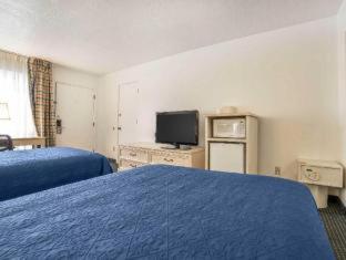 Room #49240011 at Quality Inn Rock Springs - Green River