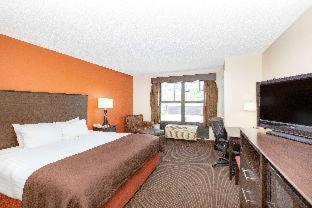 Room #53140817 at AmericInn by Wyndham Ottumwa