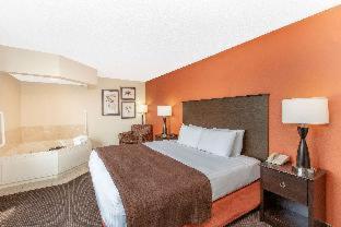Room #53140825 at AmericInn by Wyndham Ottumwa