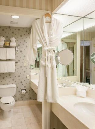 Room #27673909 at Beechwood Hotel