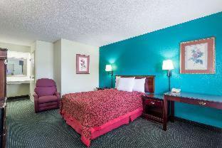 Room #42454814 at Days Inn by Wyndham Marianna
