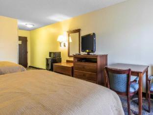 Room #2279121 at Baymont by Wyndham Memphis I-40