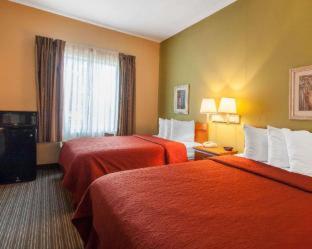 Room #49401311 at Quality Inn Joplin I-44